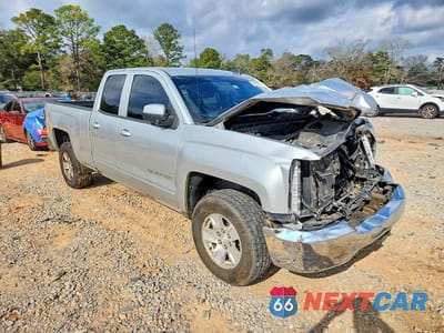 Czwarte zdjęcie samochodu z boku: 2019 CHEVROLET SILVERADO LD C1500 LT VIN:2GCRCPEC9K1104231 - miniatura