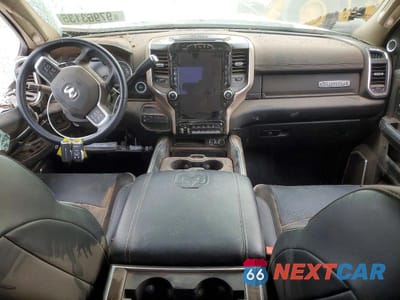 Zdjęcie 8 z 12 samochodu: 2022 RAM 3500 LARAMIE VIN:3C63RRJL5NG240400 - miniatura