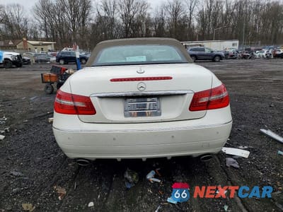 Zdjęcie 6 z 11 samochodu: 2011 MERCEDES-BENZ E 350 VIN:WDDKK5GFXBF056480 - miniatura