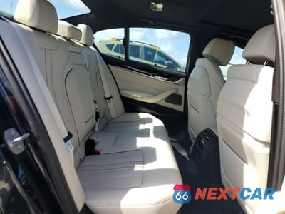 Zdjęcie 10 z 12 samochodu: 2023 BMW M550XI VIN:WBA13BK05PCM32125 - miniatura