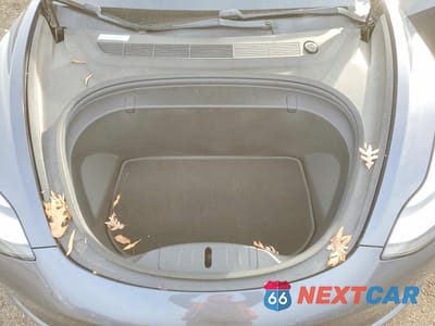 Zdjęcie 11 z 11 samochodu: 2018 TESLA MODEL 3 VIN:5YJ3E1EA8JF058690 - miniatura