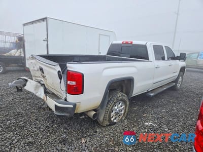 Trzecie zdjęcie samochodu z tyłu: 2019 GMC SIERRA K3500 DENALI VIN:1GT42WEY8KF205417 - miniatura