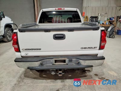 Zdjęcie 6 z 11 samochodu: 2005 CHEVROLET SILVERADO C1500 VIN:2GCEC13T751117384 - miniatura