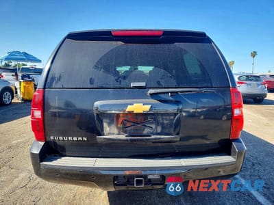 Zdjęcie 6 z 14 samochodu: 2013 CHEVROLET SUBURBAN C1500 LT VIN:1GNSCJE02DR130384 - miniatura