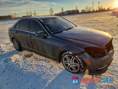 Czwarte zdjęcie samochodu z boku: 2011 MERCEDES-BENZ C 300 4MATIC VIN:WDDGF8BB9BA528939 - miniatura