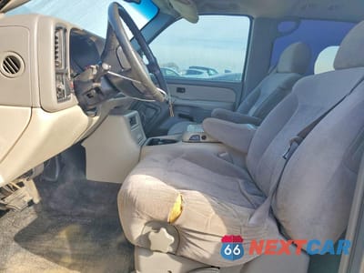 Zdjęcie 7 z 13 samochodu: 2000 CHEVROLET SUBURBAN C1500 VIN:3GNEC16T7YG111907 - miniatura