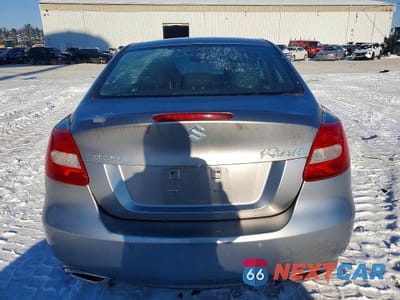 Zdjęcie 6 z 11 samochodu: 2010 SUZUKI KIZASHI SLS VIN:JS2RE9A78A6100568 - miniatura
