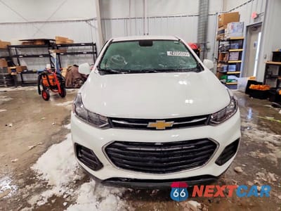 Piąte zdjęcie samochodu w środku: 2020 CHEVROLET TRAX LS VIN:3GNCJNSBXLL264721 - miniatura