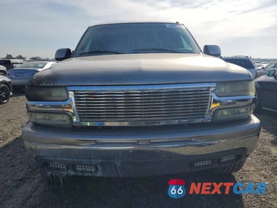 Piąte zdjęcie samochodu w środku: 2000 CHEVROLET SUBURBAN C1500 VIN:3GNEC16T7YG111907 - miniatura