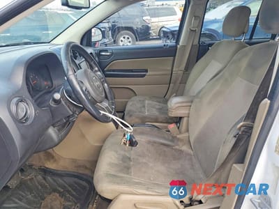 Zdjęcie 7 z 12 samochodu: 2011 JEEP COMPASS SPORT VIN:1J4NF1FB5BD259107 - miniatura