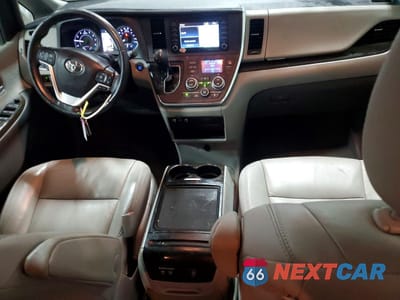 Zdjęcie 8 z 13 samochodu: 2018 TOYOTA SIENNA XLE VIN:5TDDZ3DCXJS207443 - miniatura