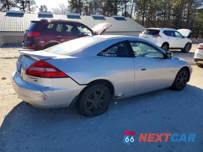 Trzecie zdjęcie samochodu z tyłu: 2004 HONDA ACCORD EX VIN:1HGCM82684A017700 - miniatura