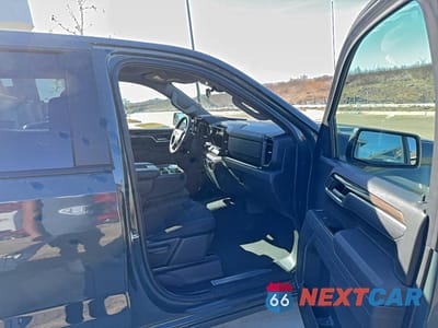 Piąte zdjęcie samochodu w środku: 2025 CHEVROLET SILVERADO K1500 LT VIN:1GCUKDED8SZ171415 - miniatura