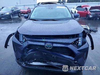 Piąte zdjęcie samochodu w środku: 2025 TOYOTA RAV4 XLE VIN:JTMRWRFV8SJ082585 - miniatura