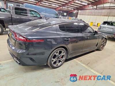 Trzecie zdjęcie samochodu z tyłu: 2019 KIA STINGER GT VIN:KNAE35LC9K6051624 - miniatura