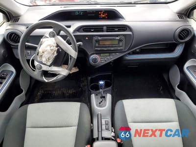 Zdjęcie 8 z 12 samochodu: 2013 TOYOTA PRIUS C VIN:JTDKDTB33D1548709 - miniatura