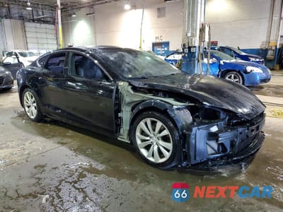 Czwarte zdjęcie samochodu z boku: 2016 TESLA MODEL S VIN:5YJSA1E23GF144157 - miniatura