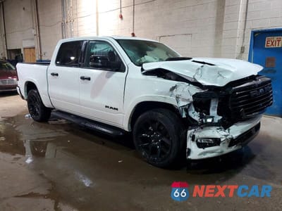 Czwarte zdjęcie samochodu z boku: 2025 RAM 1500 LARAMIE VIN:1C6SRFJP9SN726899 - miniatura