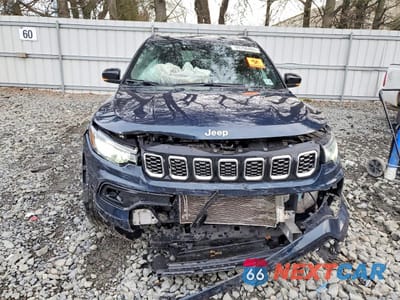 Piąte zdjęcie samochodu w środku: 2024 JEEP COMPASS LIMITED VIN:3C4NJDCN1RT172748 - miniatura