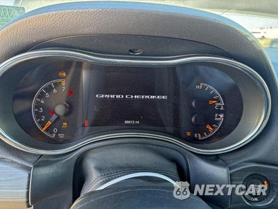 Zdjęcie 8 z 11 samochodu: 2019 JEEP GRAND CHEROKEE LAREDO VIN:1C4RJEAG9KC816431 - miniatura