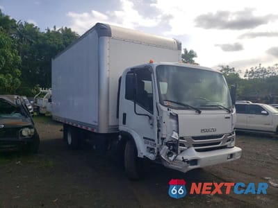 Czwarte zdjęcie samochodu z boku: 2024 ISUZU NPR HD BOX TRUCK VIN:JALC4W16XR7017639 - miniatura