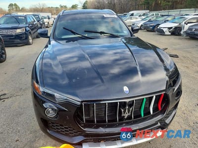 Piąte zdjęcie samochodu w środku: 2017 MASERATI LEVANTE LUXURY VIN:ZN661XUL3HX245218 - miniatura