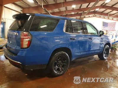 Trzecie zdjęcie samochodu z tyłu: 2021 CHEVROLET TAHOE K1500 VIN:1GNSKLED3MR448399 - miniatura