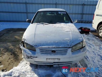 Piąte zdjęcie samochodu w środku: 1998 TOYOTA CAMRY VIN:4T1BG28K8WU376965 - miniatura