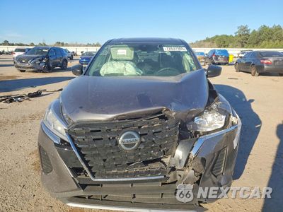 Piąte zdjęcie samochodu w środku: 2021 NISSAN KICKS S VIN:3N1CP5BV0ML524095 - miniatura