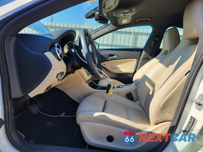Zdjęcie 7 z 12 samochodu: 2016 MERCEDES-BENZ CLA 250 4MATIC VIN:WDDSJ4GB6GN328708 - miniatura