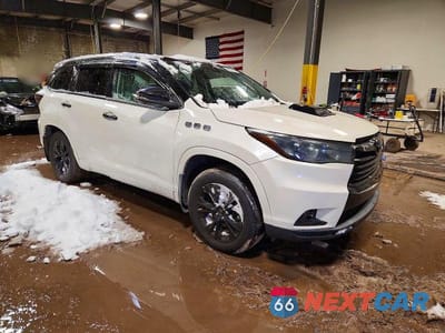 Czwarte zdjęcie samochodu z boku: 2015 TOYOTA HIGHLANDER XLE VIN:5TDJKRFH1FS118337 - miniatura