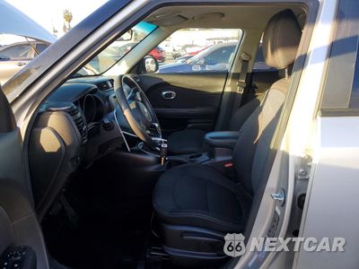 Zdjęcie 7 z 13 samochodu: 2018 KIA SOUL + VIN:KNDJP3A55J7577823 - miniatura