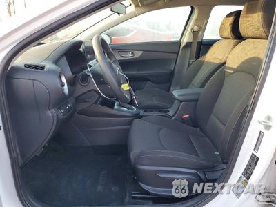 Zdjęcie 7 z 13 samochodu: 2019 KIA FORTE FE VIN:3KPF24AD8KE043377 - miniatura