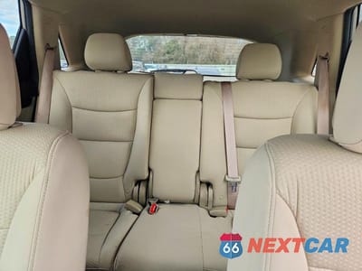 Zdjęcie 10 z 14 samochodu: 2013 KIA SORENTO LX VIN:5XYKT3A18DG376230 - miniatura