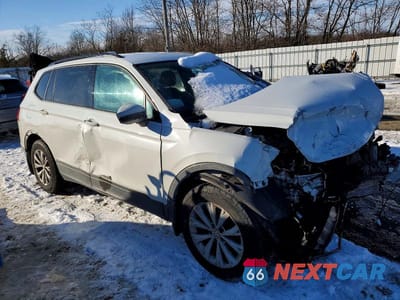 Czwarte zdjęcie samochodu z boku: 2019 VOLKSWAGEN TIGUAN S VIN:3VV0B7AX9KM015886 - miniatura