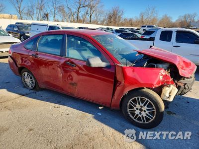 Czwarte zdjęcie samochodu z boku: 2010 FORD FOCUS SE VIN:1FAHP3FN5AW199697 - miniatura