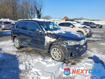 Czwarte zdjęcie samochodu z boku: 2016 BMW X5 XDR40E VIN:5UXKT0C53G0S78469 - miniatura