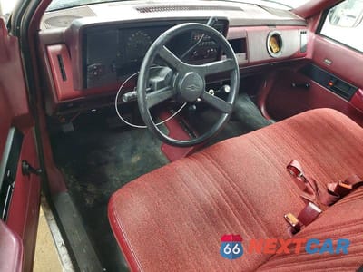 Zdjęcie 8 z 12 samochodu: 1988 CHEVROLET GMT-400 K2500 VIN:1GCFK24K5JZ172792 - miniatura
