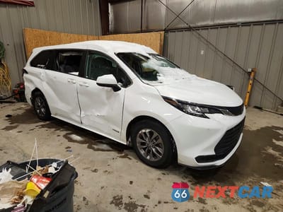 Czwarte zdjęcie samochodu z boku: 2021 TOYOTA SIENNA LE VIN:5TDKSKFC0MS001166 - miniatura