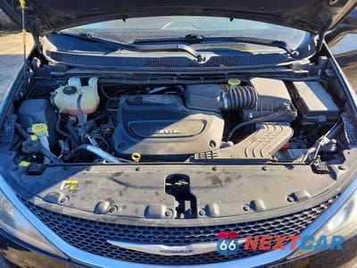 Zdjęcie 12 z 12 samochodu: 2017 CHRYSLER PACIFICA TOURING L VIN:2C4RC1BG5HR725691 - miniatura