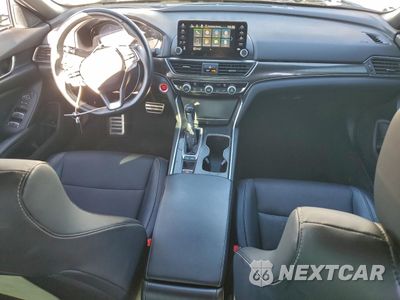 Zdjęcie 8 z 15 samochodu: 2018 HONDA ACCORD SPORT VIN:1HGCV1F30JA255542 - miniatura