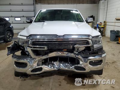 Piąte zdjęcie samochodu w środku: 2022 RAM 1500 LARAMIE VIN:1C6SRFJT2NN237603 - miniatura