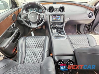 Zdjęcie 8 z 11 samochodu: 2017 JAGUAR XJL SUPERCHARGED VIN:SAJWA2GE1HMW04165 - miniatura