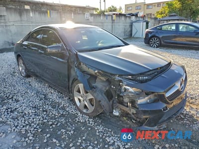 Czwarte zdjęcie samochodu z boku: 2015 MERCEDES-BENZ CLA 250 VIN:WDDSJ4EB6FN219473 - miniatura