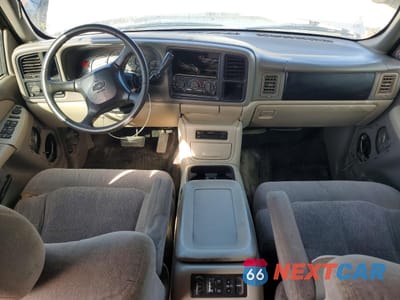 Zdjęcie 8 z 13 samochodu: 2000 CHEVROLET SUBURBAN C1500 VIN:3GNEC16T7YG111907 - miniatura