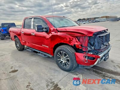 Czwarte zdjęcie samochodu z boku: 2021 NISSAN TITAN SV VIN:1N6AA1EF5MN505347 - miniatura