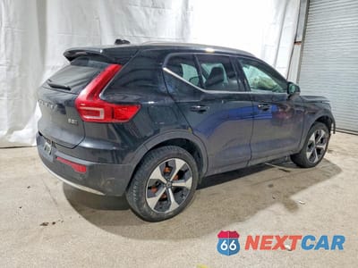 Trzecie zdjęcie samochodu z tyłu: 2025 VOLVO XC40 CORE VIN:YV4L12UJ2S2607465 - miniatura