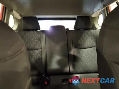 Zdjęcie 10 z 13 samochodu: 2022 TOYOTA COROLLA CROSS LE VIN:7MUCAABG5NV002377 - miniatura