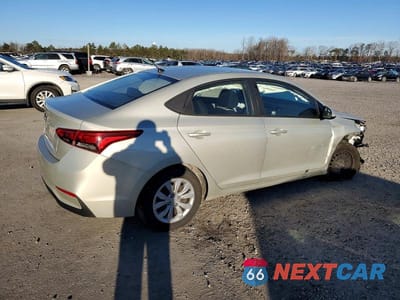 Trzecie zdjęcie samochodu z tyłu: 2019 HYUNDAI ACCENT SE VIN:3KPC24A34KE065077 - miniatura