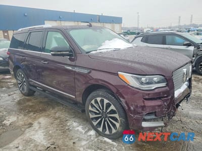 Czwarte zdjęcie samochodu z boku: 2024 LINCOLN NAVIGATOR RESERVE VIN:5LMJJ2LG3REL00100 - miniatura